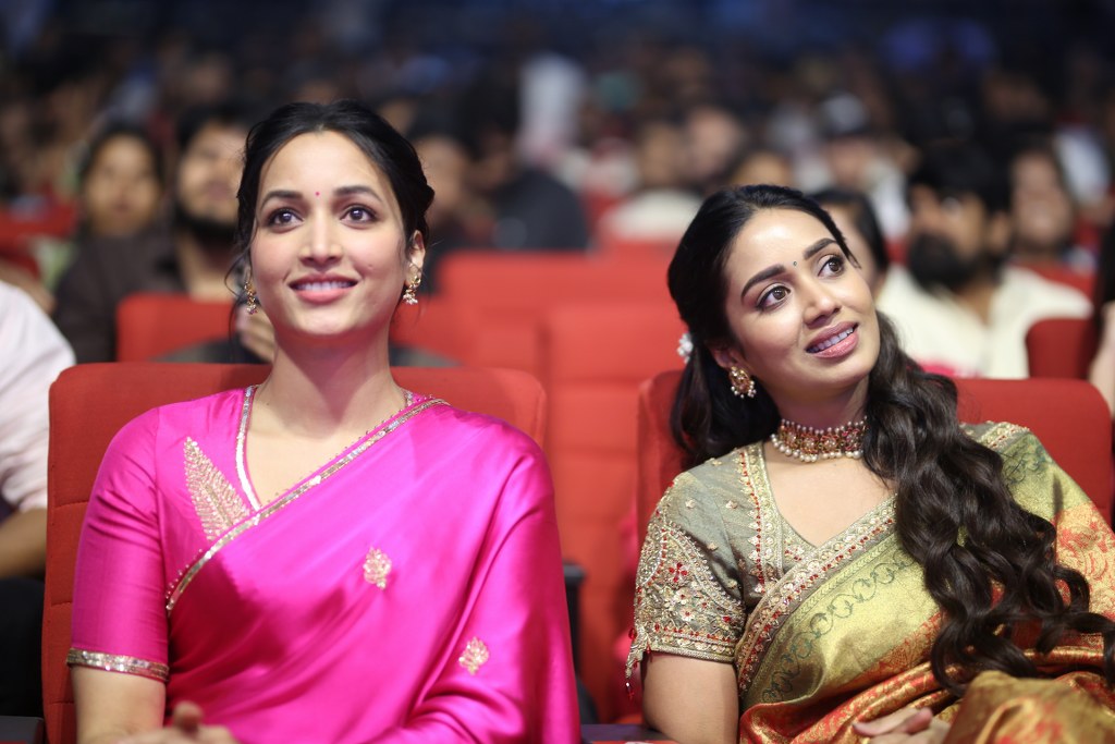 Aadarsha Kutumbam Pre Release Event
