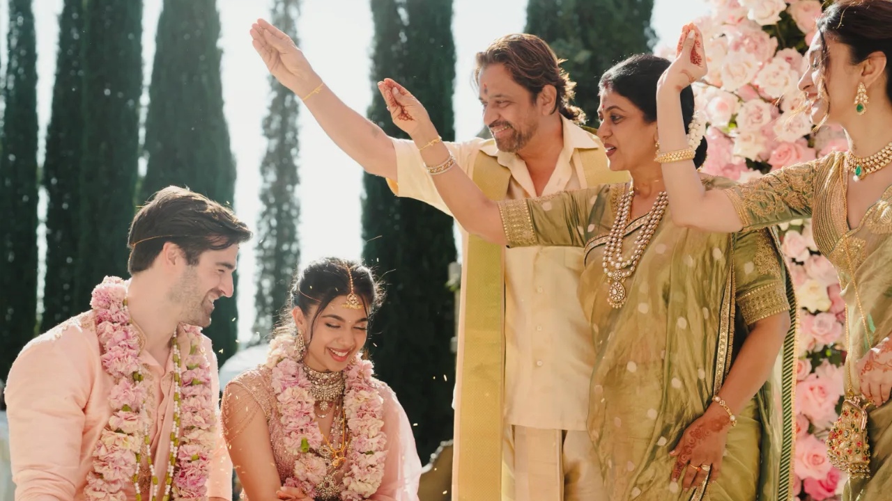 Arjun Sarja Daughter : అర్జున్ చిన్న కూతురు పెళ్లి ఫొటోలు వైరల్.. 14 ఏళ్ల ప్రేమకథకు శుభం కార్డు!