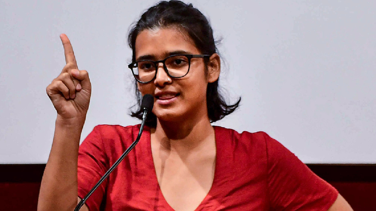 Neha Bora: నేహా బోరాకు ఢిల్లీ పోలీసుల బిగ్ షాక్.. BNSS సెక్షన్ 126 కింద నోటీసులు.. అక్టోబర్ 29 వరకు డెడ్‌లైన్!