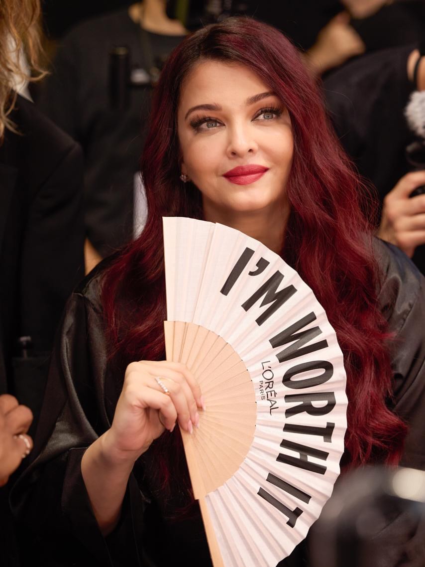 Aishwarya Rai Bachchan Latest Paris Fashion Week Photos