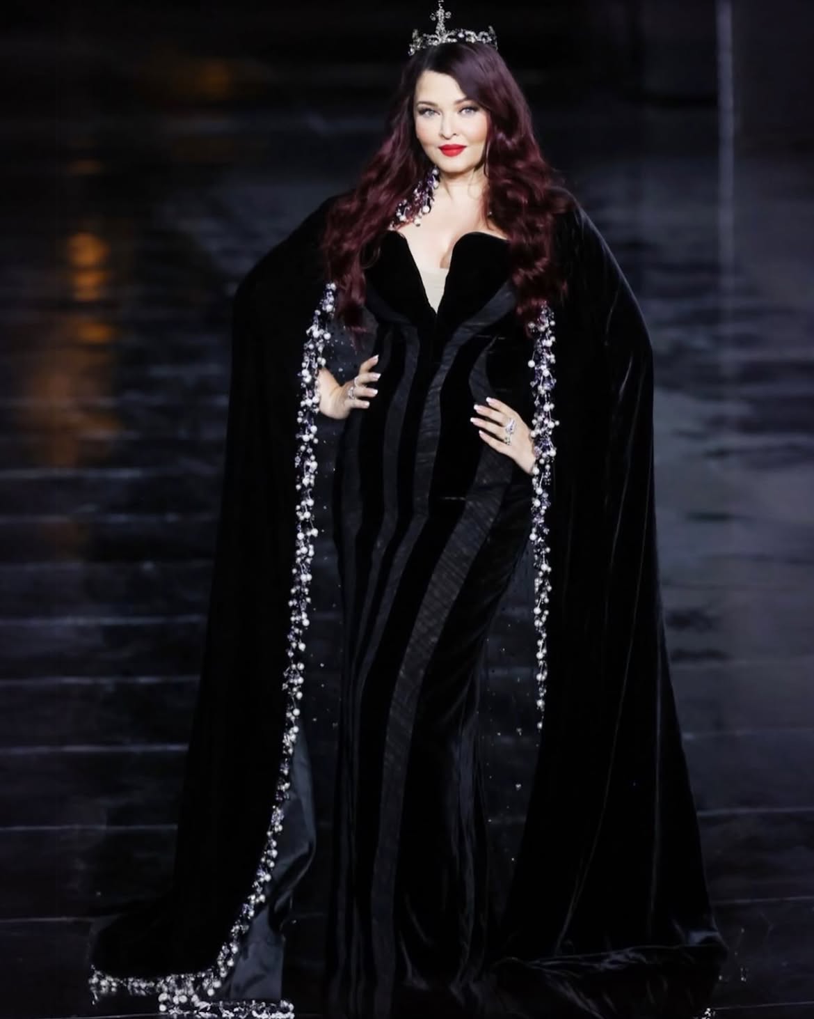 Aishwarya Rai Bachchan Latest Paris Fashion Week Photos