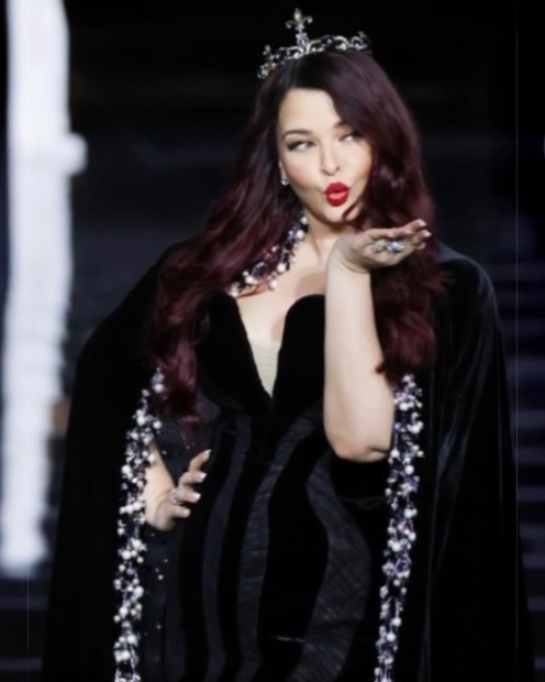 Aishwarya Rai Bachchan Latest Paris Fashion Week Photos