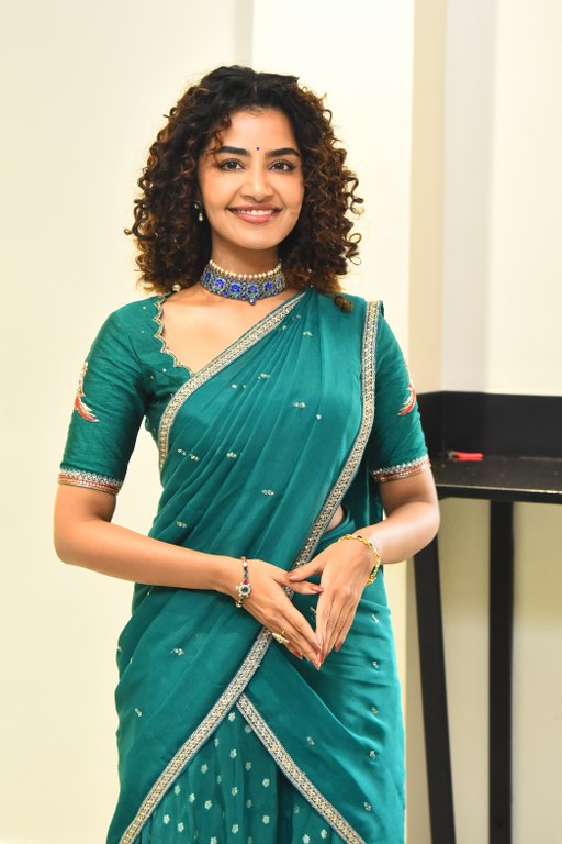 Anupama Parameswaran Stunning Looks in Half Saree