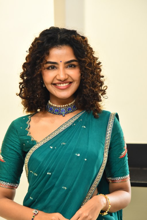 Anupama Parameswaran Stunning Looks in Half Saree