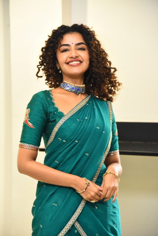 Anupama Parameswaran Stunning Looks in Half Saree