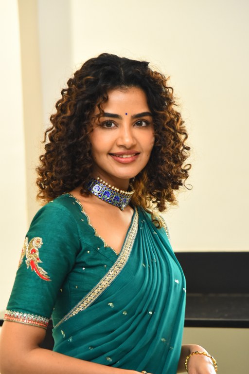 Anupama Parameswaran Stunning Looks in Half Saree