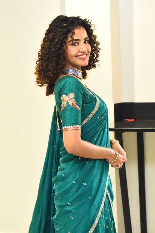 Anupama Parameswaran Stunning Looks in Half Saree