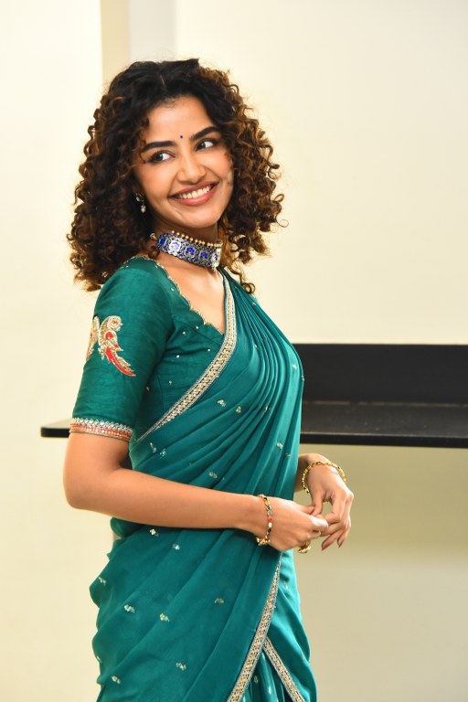 Anupama Parameswaran Stunning Looks in Half Saree