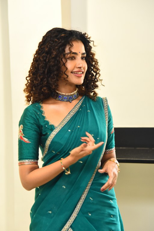 Anupama Parameswaran Stunning Looks in Half Saree