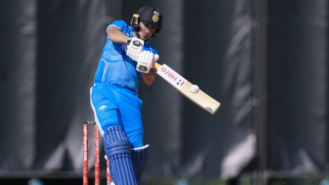 IND vs PAK : అభిషేక్ శ‌ర్మ‌, తిల‌క్ వ‌ర్మ మెరుపు హాఫ్ సెంచరీలు.. గోల్ మెడ‌ల్ మ్యాచ్‌లో పాక్ ముందు భారీ ల‌క్ష్యం..