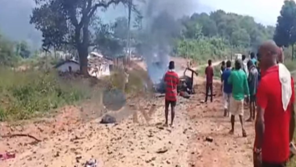 Andhra Pradesh : ఏపీలో భారీ పేలుడు.. ఓ మహిళా టీచర్ సహా ఆరుగురు మృతి.. వాహనాలు ధ్వంసం