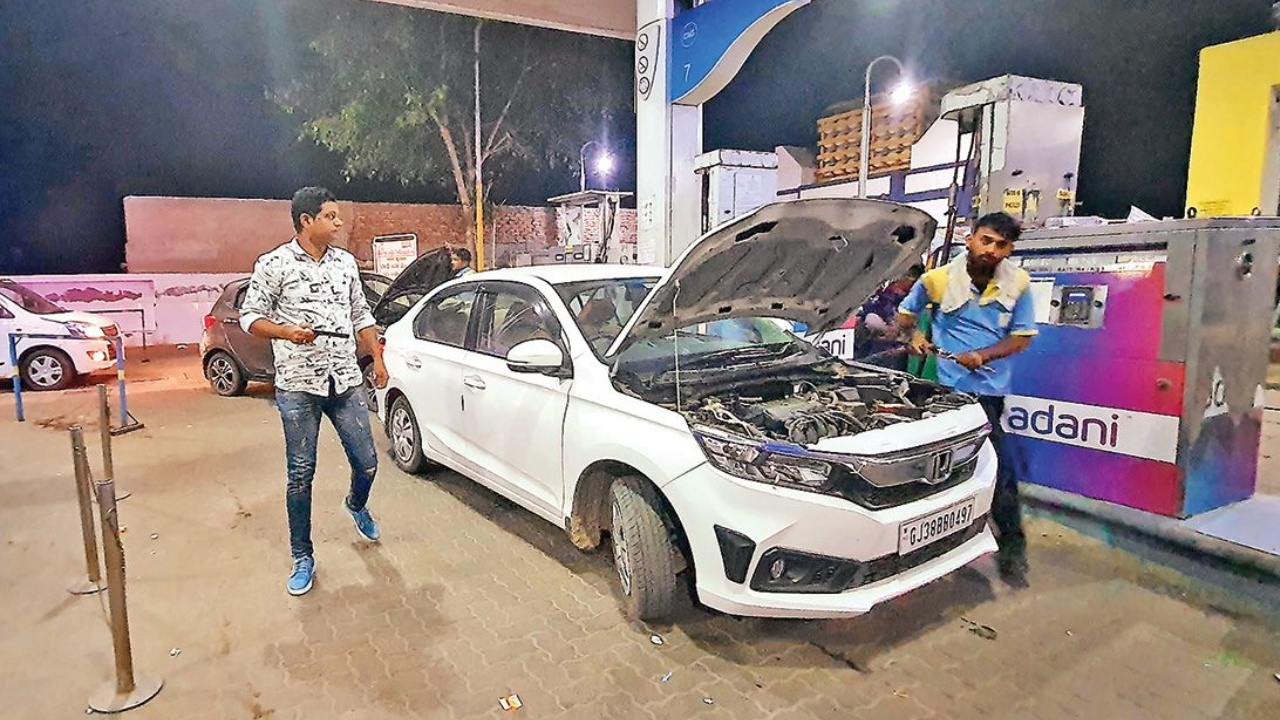 CNG Price Hike : వాహనదారులకు బిగ్ షాక్.. అదానీ టోటల్ గ్యాస్ సీఎన్జీ ధరల పెంపు.. ఎంత పెరిగాయంటే?