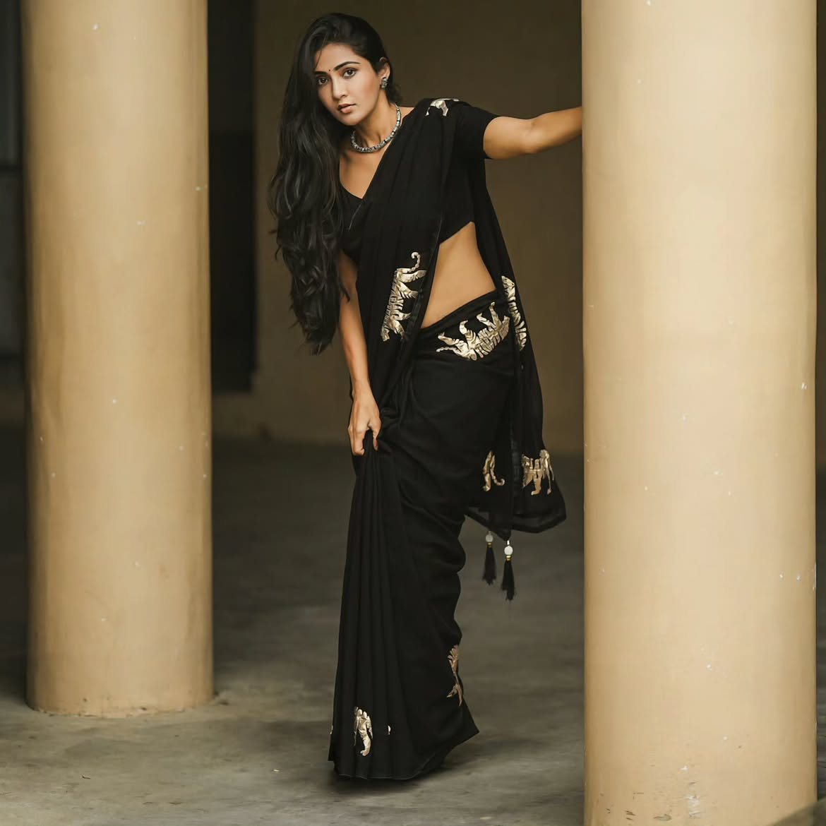 Gayathri Simhadri Stunning Looks in Black Saree
