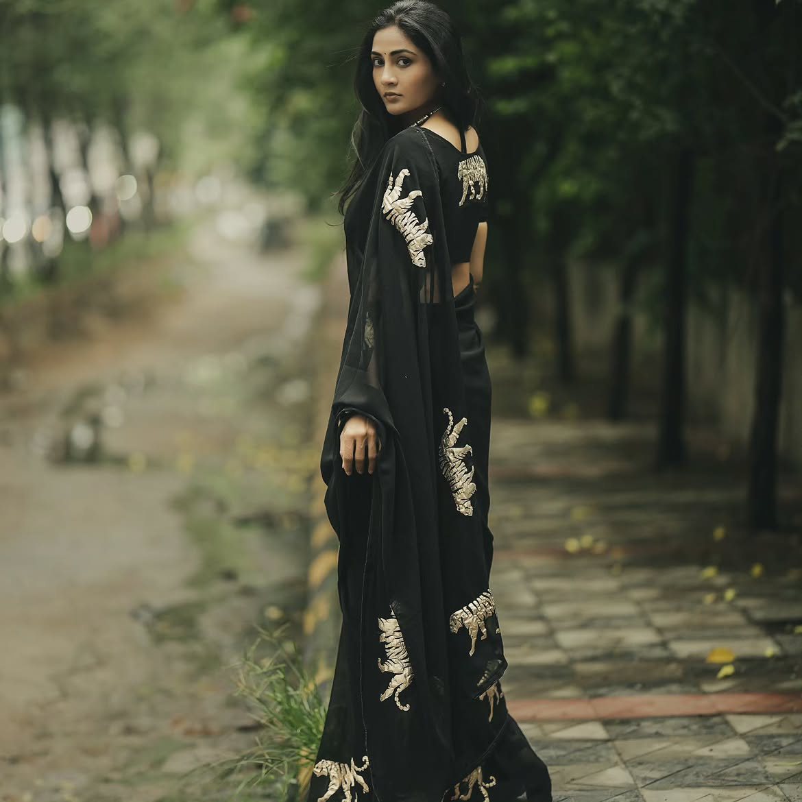 Gayathri Simhadri Stunning Looks in Black Saree