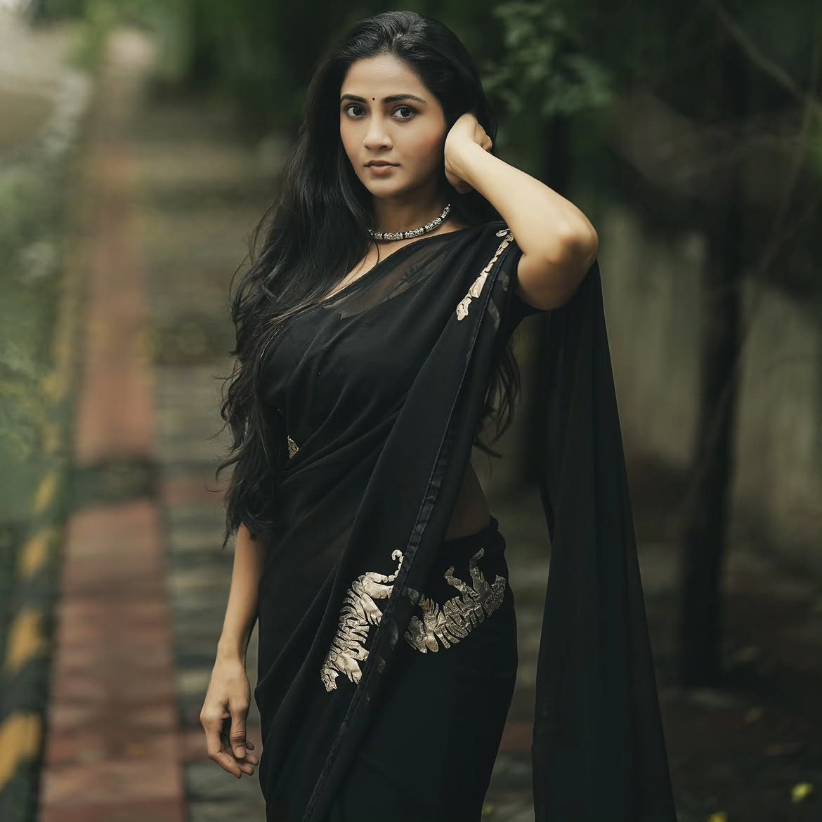 Gayathri Simhadri Stunning Looks in Black Saree