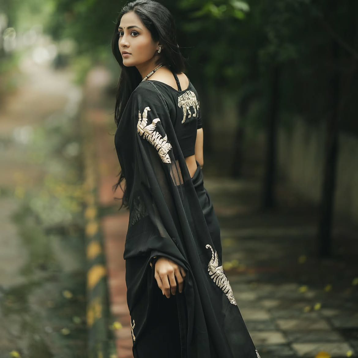 Gayathri Simhadri Stunning Looks in Black Saree