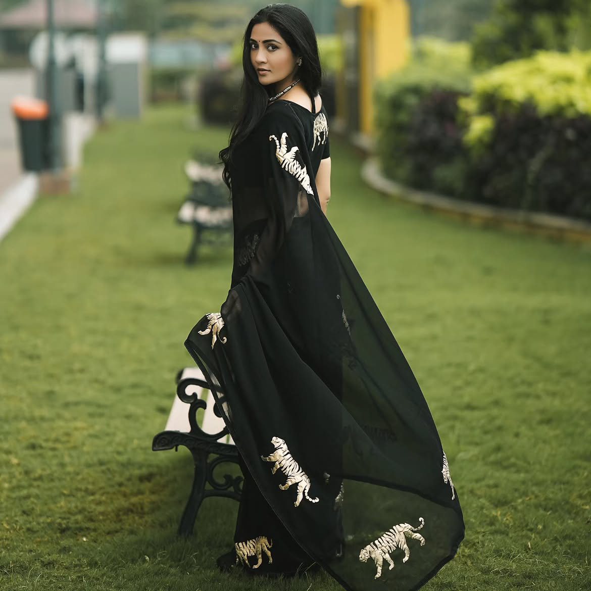 Gayathri Simhadri Stunning Looks in Black Saree