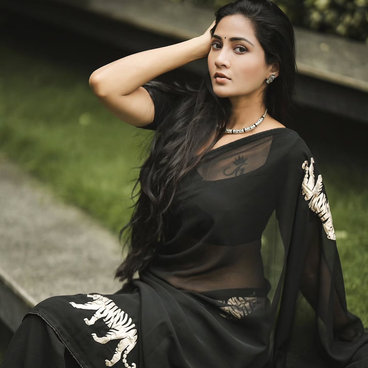 Gayathri Simhadri Stunning Looks in Black Saree