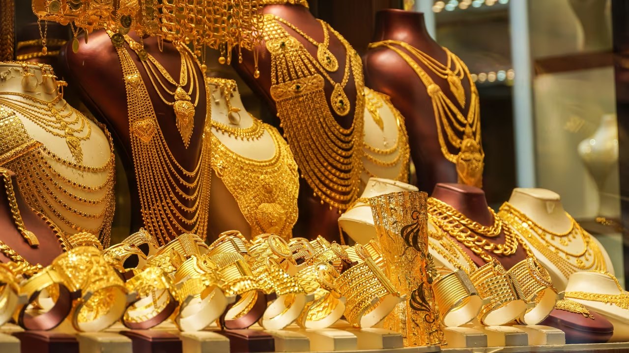 India Gold Prices : బంగారం ధరలు ఇంకా ఢమాల్.. గోల్డ్ మార్కెట్‌లో కొత్త ట్రెండ్‌.. ధర తగ్గినా కొనని బడా జువెలర్స్‌!