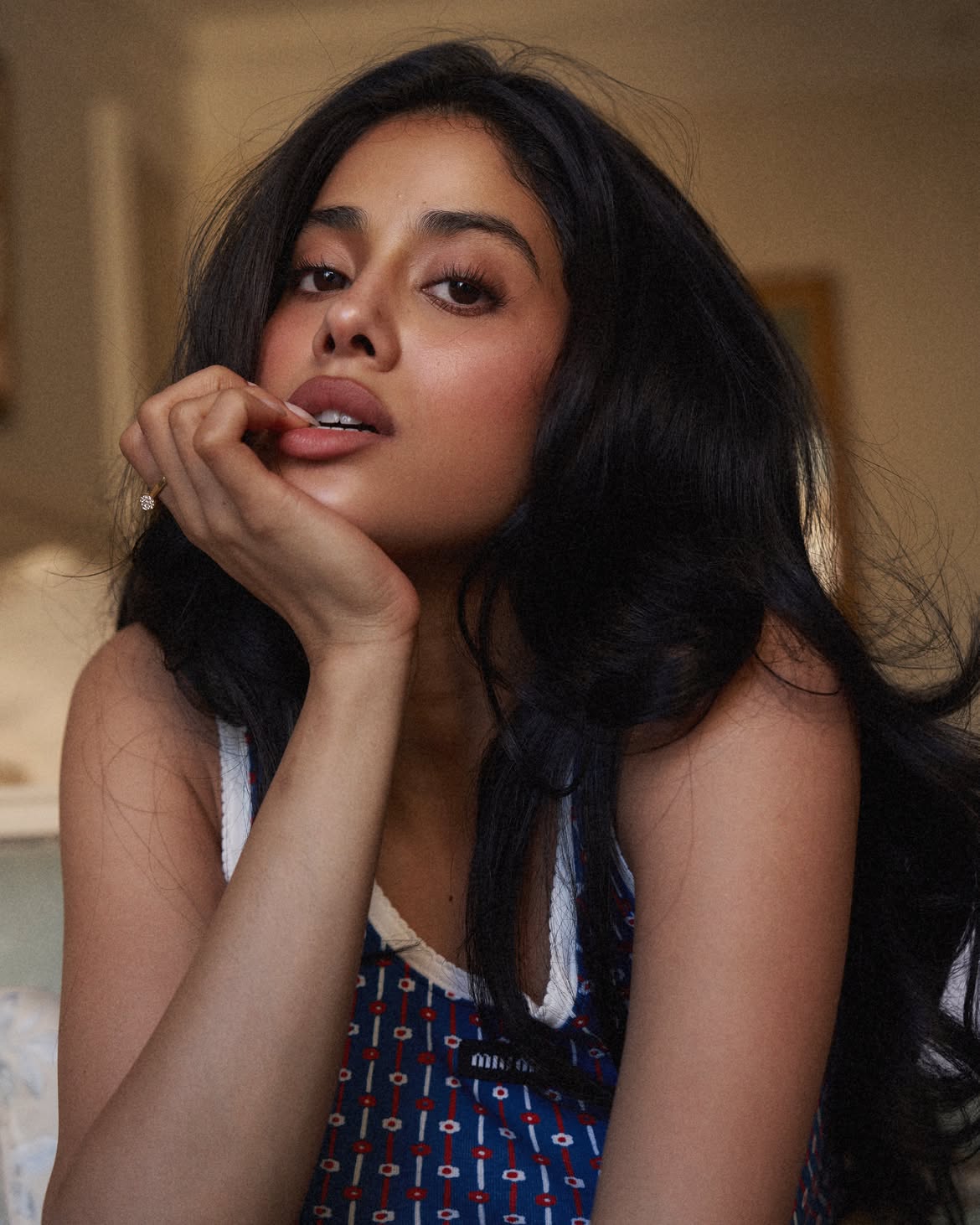 Janhvi Kapoor Stylish Looks in Short Skirt
