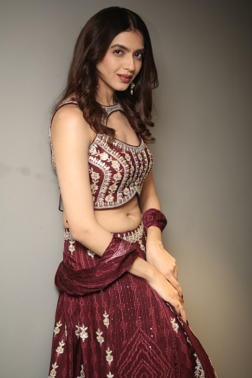 Kashika Kapoor Stunning Looks