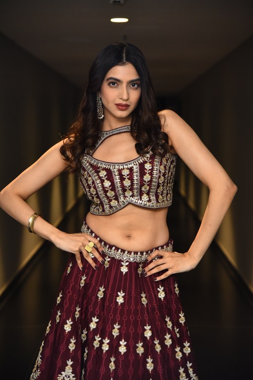 Kashika Kapoor Stunning Looks