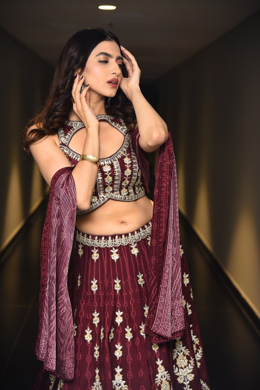 Kashika Kapoor Stunning Looks