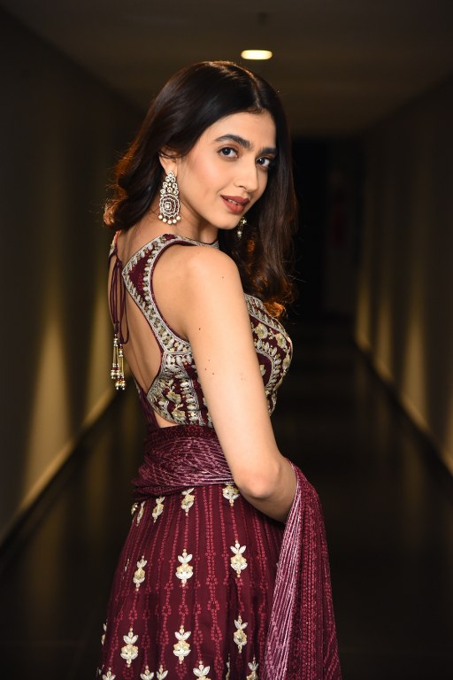Kashika Kapoor Stunning Looks