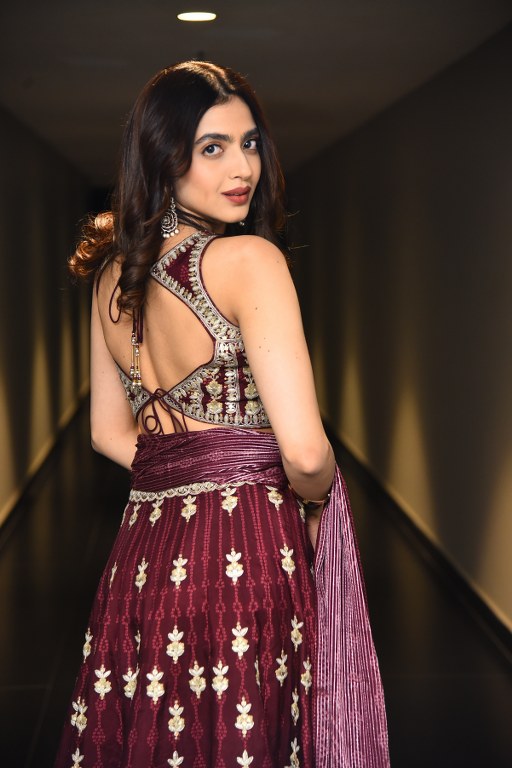Kashika Kapoor Stunning Looks