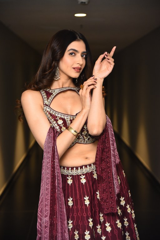 Kashika Kapoor Stunning Looks