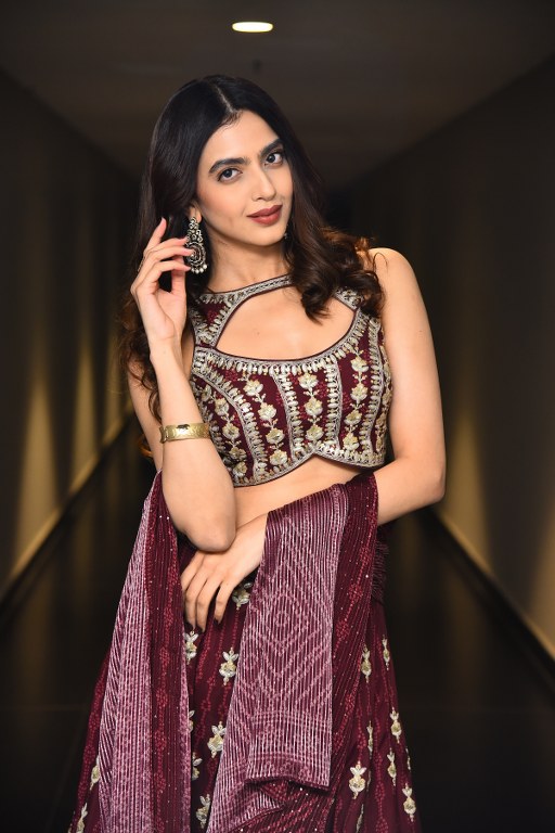 Kashika Kapoor Stunning Looks