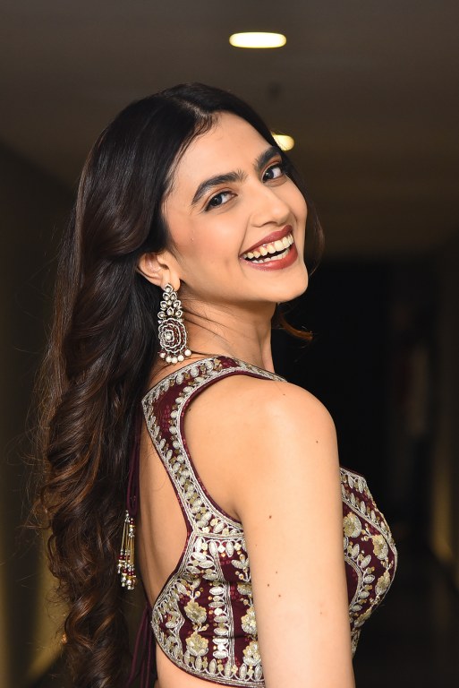 Kashika Kapoor Stunning Looks
