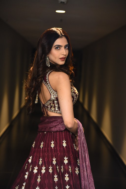 Kashika Kapoor Stunning Looks