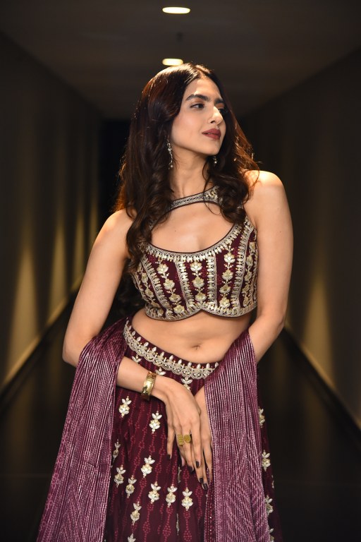 Kashika Kapoor Stunning Looks