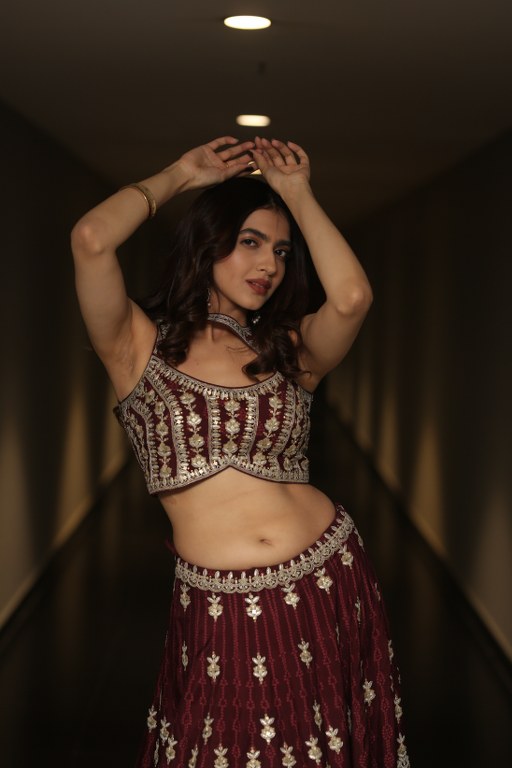 Kashika Kapoor Stunning Looks