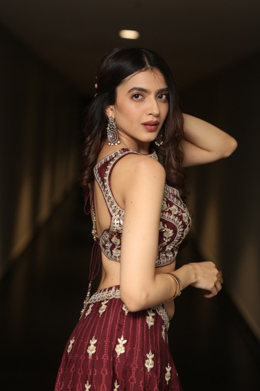 Kashika Kapoor Stunning Looks