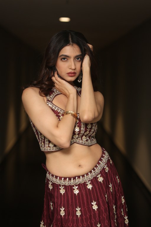 Kashika Kapoor Stunning Looks