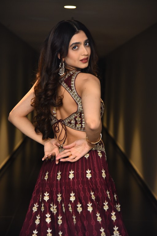 Kashika Kapoor Stunning Looks