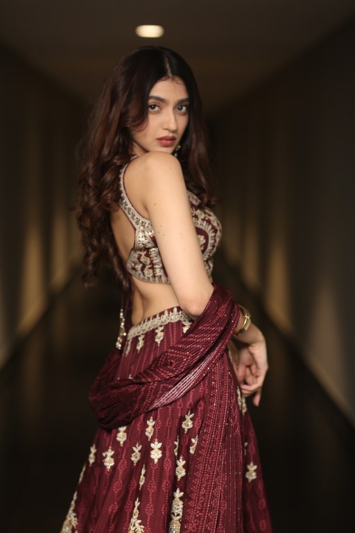 Kashika Kapoor Stunning Looks