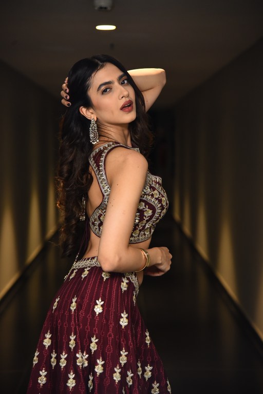 Kashika Kapoor Stunning Looks