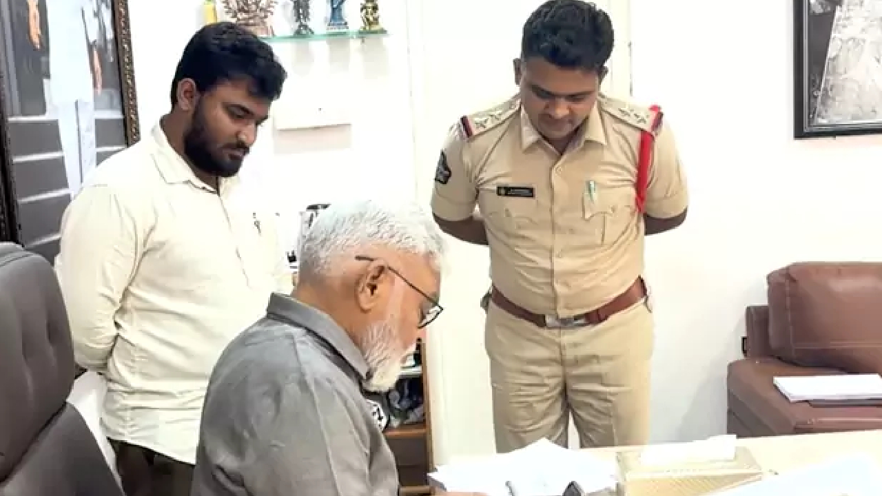 Ambati Rambabu: వైకాపా నేత అంబటి రాంబాబుకి షాక్.. కిర్లంపూడి పోలీసు స్టేషన్‌లో కేసు నమోదు