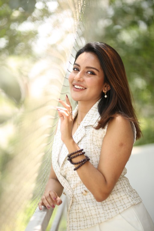 Mahima Nambiar Entry into Tollywood With Sree Vishnu Comrade Kalyan Movie