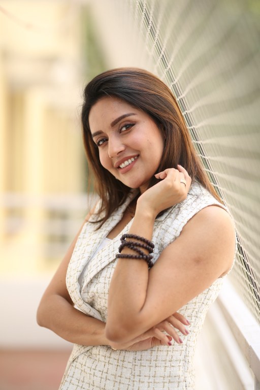 Mahima Nambiar Entry into Tollywood With Sree Vishnu Comrade Kalyan Movie
