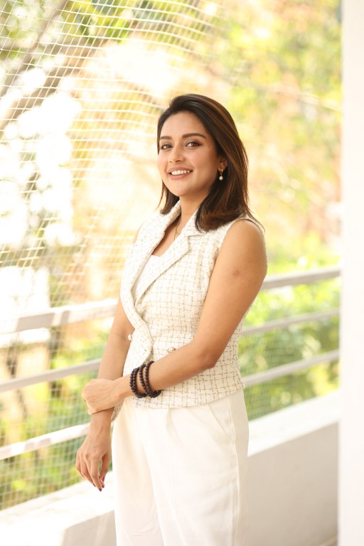 Mahima Nambiar Entry into Tollywood With Sree Vishnu Comrade Kalyan Movie