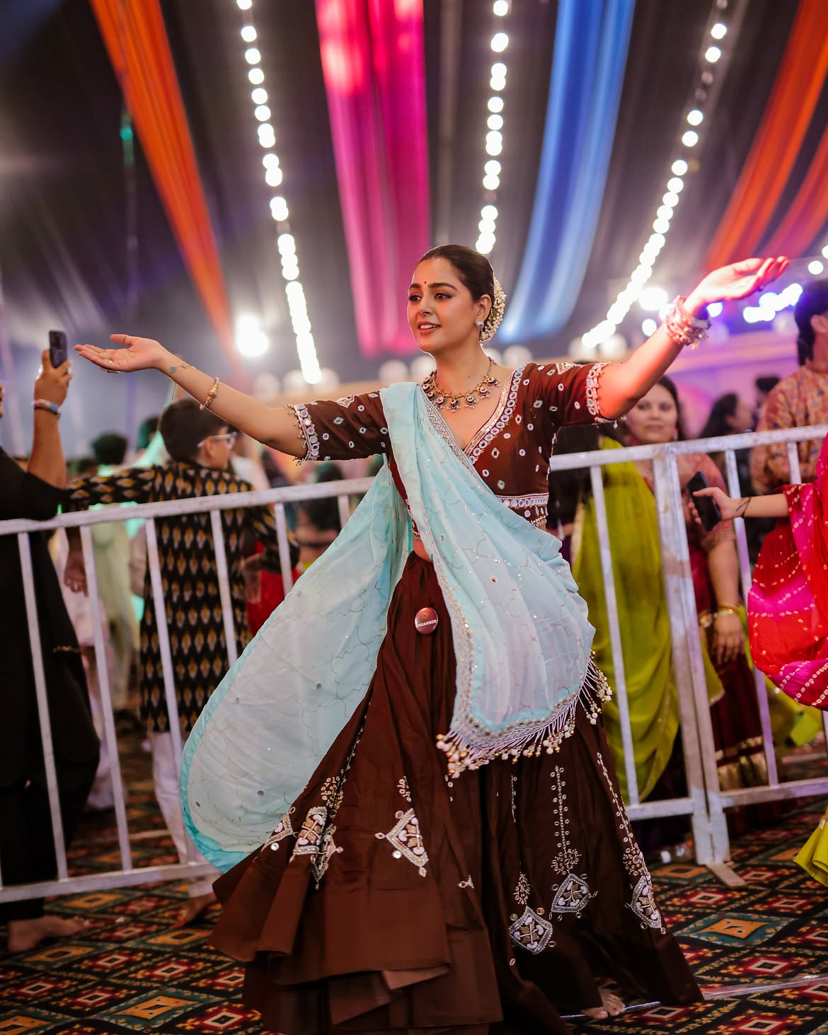 Monal Gajjar Garba Dance
