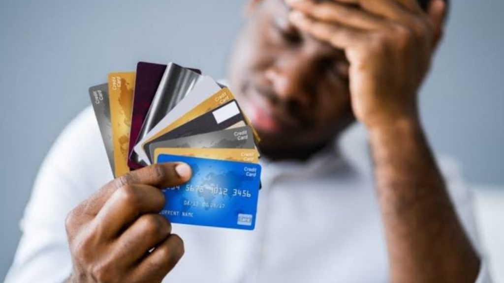 Multiple Credit Cards : మల్టిపుల్ క్రెడిట్ కార్డులు వాడుతున్నారా? ఈ తప్పు అస్సలు చేయకండి!