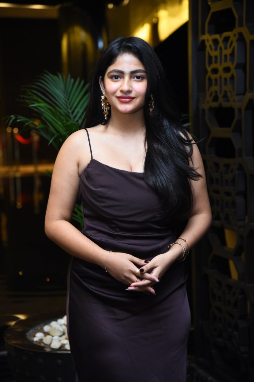 Thellakaagitham Actress Nakshatra Modern Looks