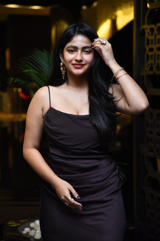 Thellakaagitham Actress Nakshatra Modern Looks