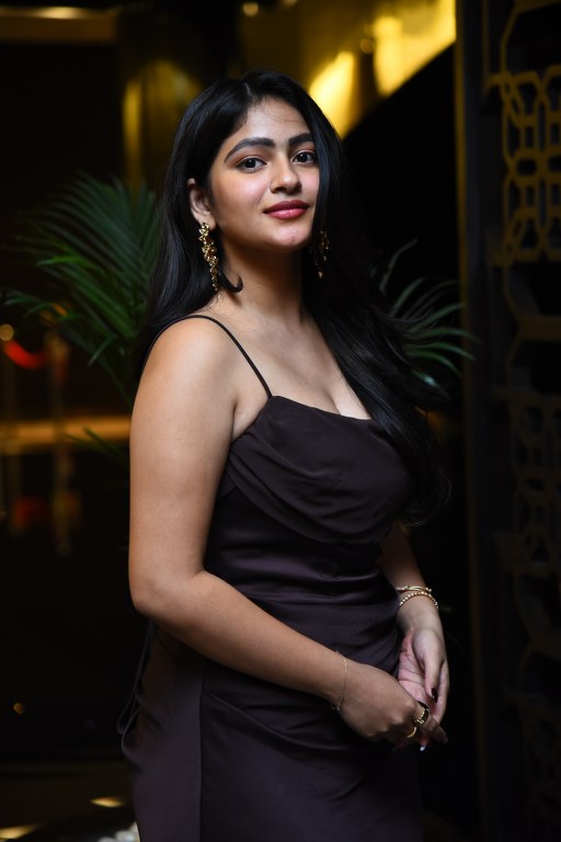 Thellakaagitham Actress Nakshatra Modern Looks