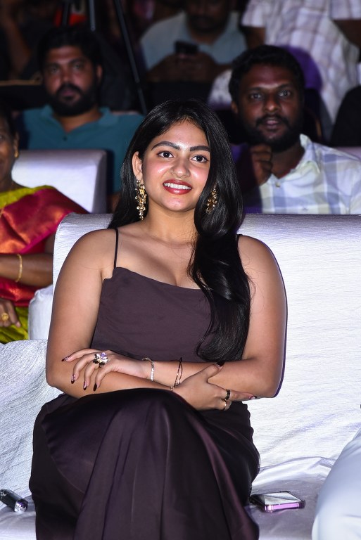 Thellakaagitham Actress Nakshatra Modern Looks